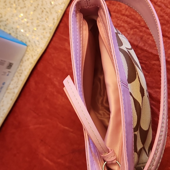 Coach The Signature Collection Hangbag - Picture 3 of 5